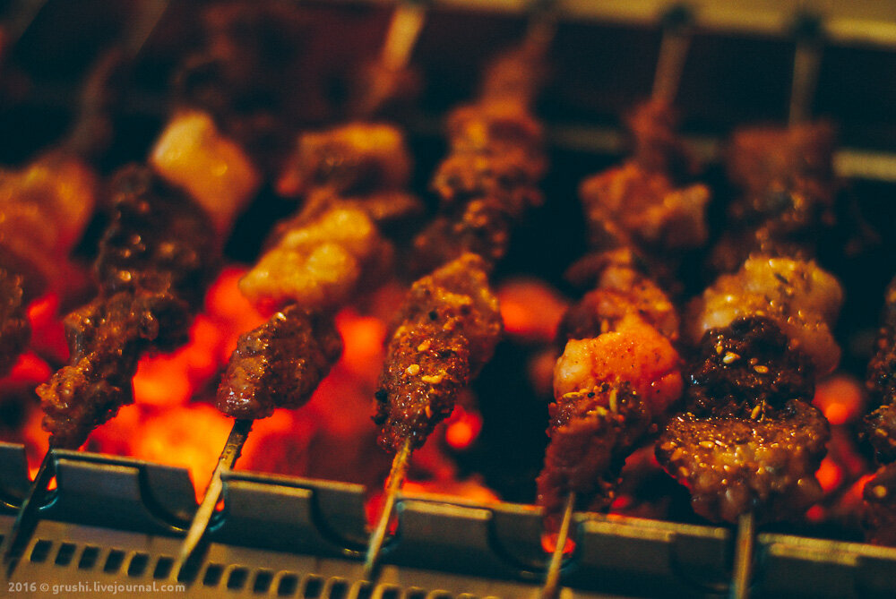 Процесс приготовления мяса на гриле