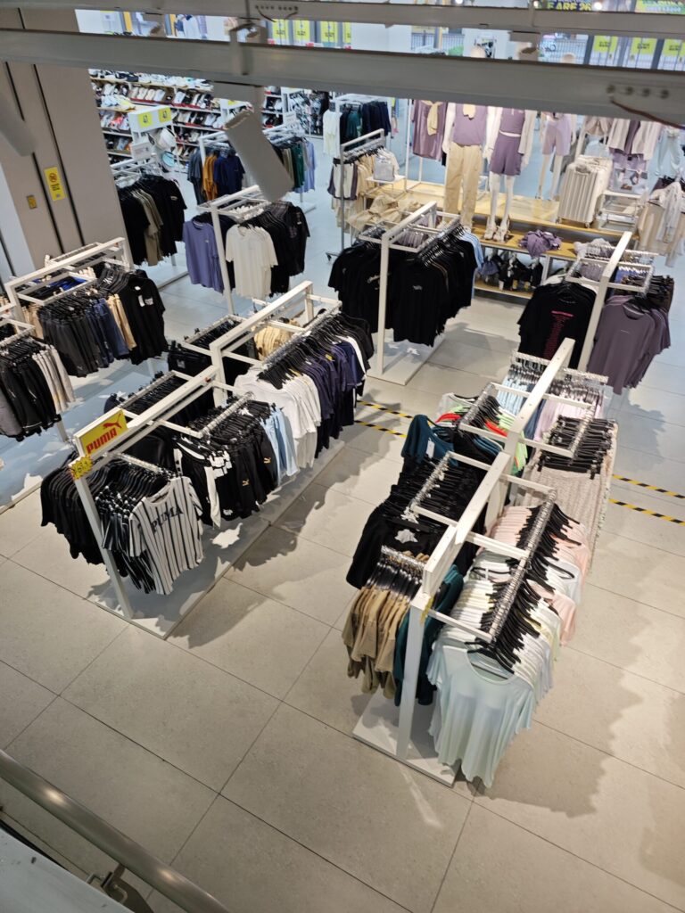 Магазин BIGOFFS в центре Шэньяна
