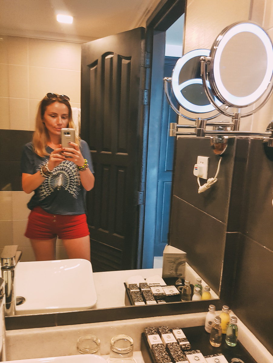 Панорамный бассейн Queenco Hotel