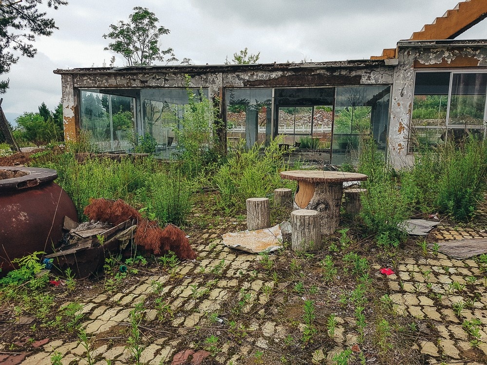 Прогулка по стене храма в Хуньчуне