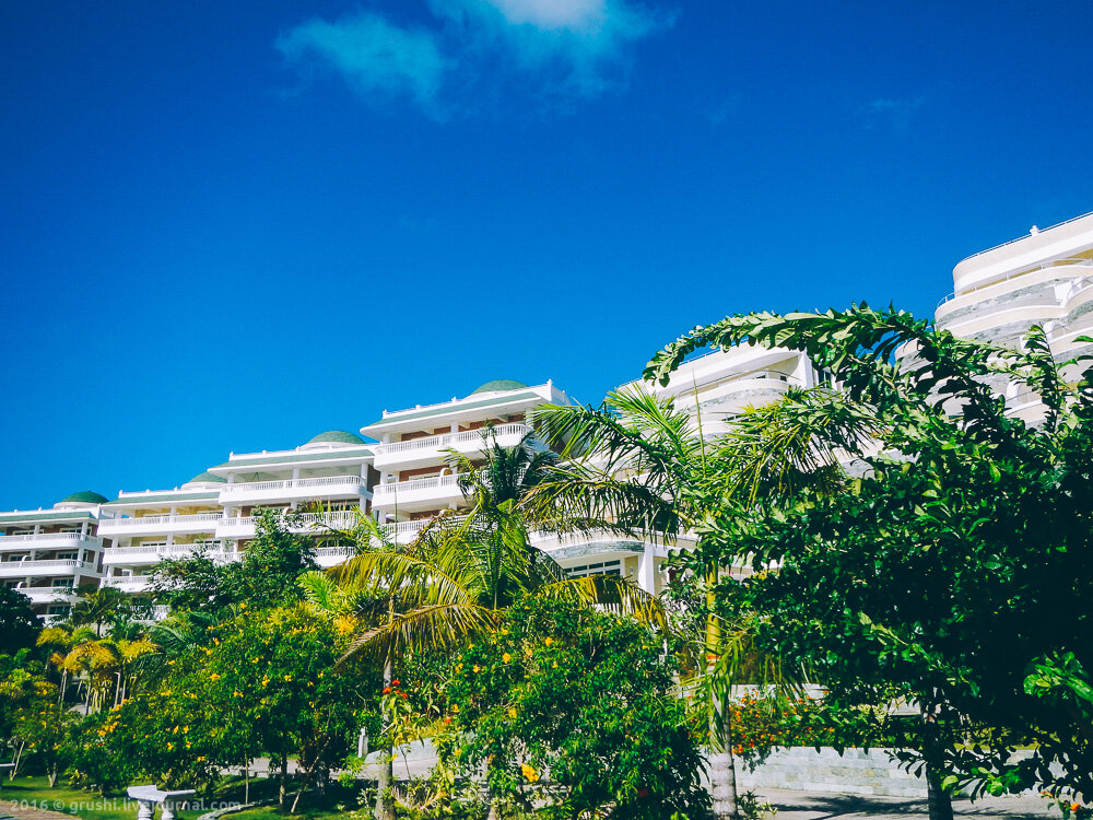 Вид из окна в Lingganay Boracay Hotel