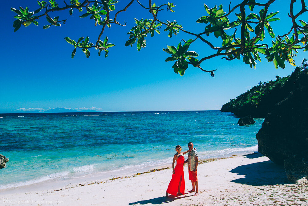 Скалы на пляже Petty Beach