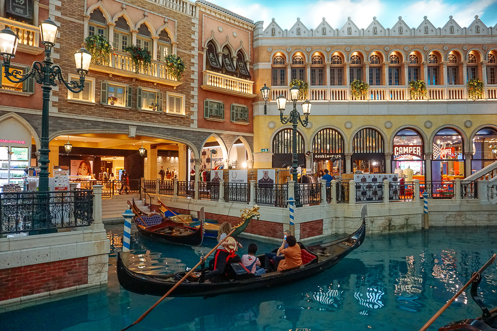 Каналы и гондолы в The Venetian