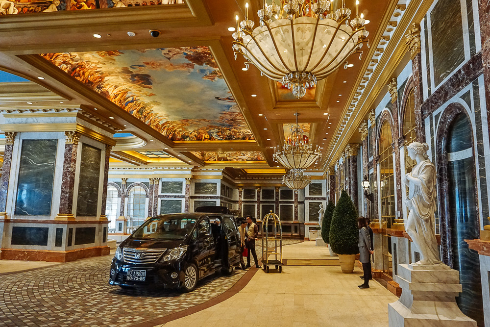 Wynn Palace с цветочными композициями