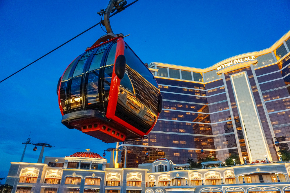 Бесплатные кабинки над озером в Wynn Palace