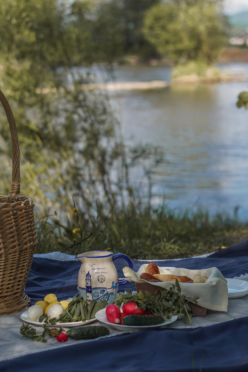Домашние пирожки и фермерские продукты - вкусная еда для пикника