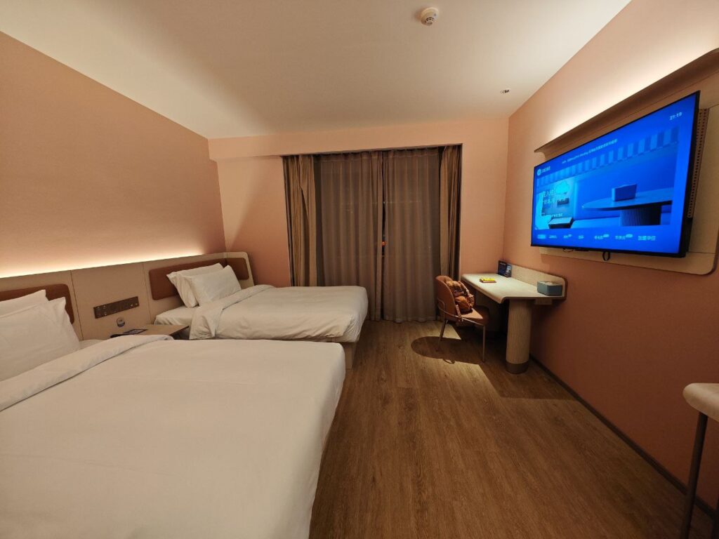 Номер в HanTing Hotel Beijing Daxing Airport