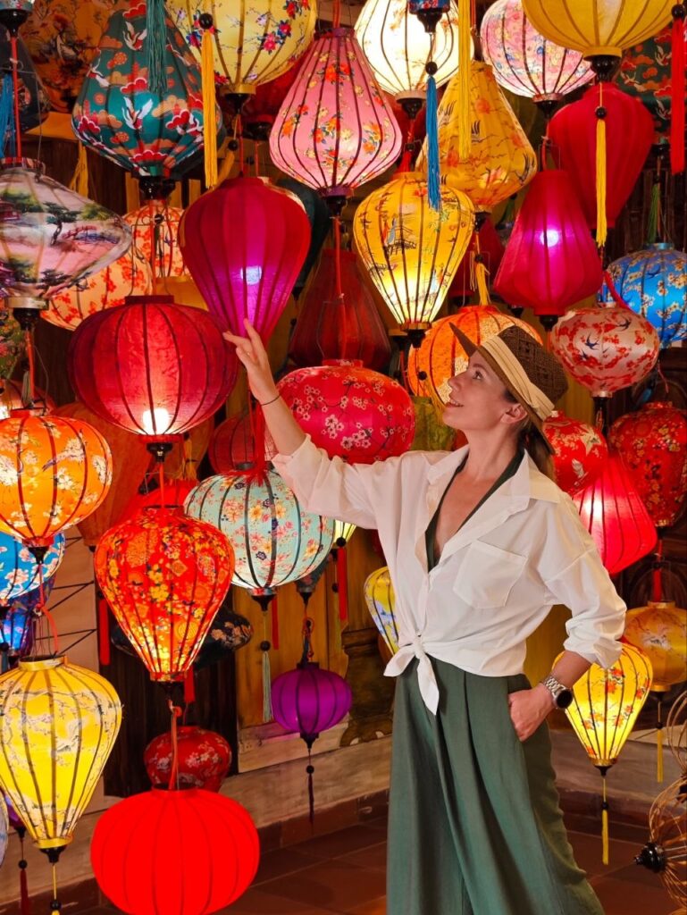 Поющие фонтаны в парке VinWonders Nam Hoi An