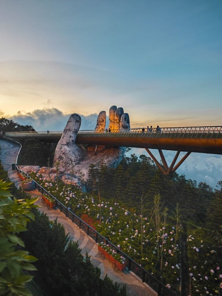 Аттракционы в парке Ba Na Hills