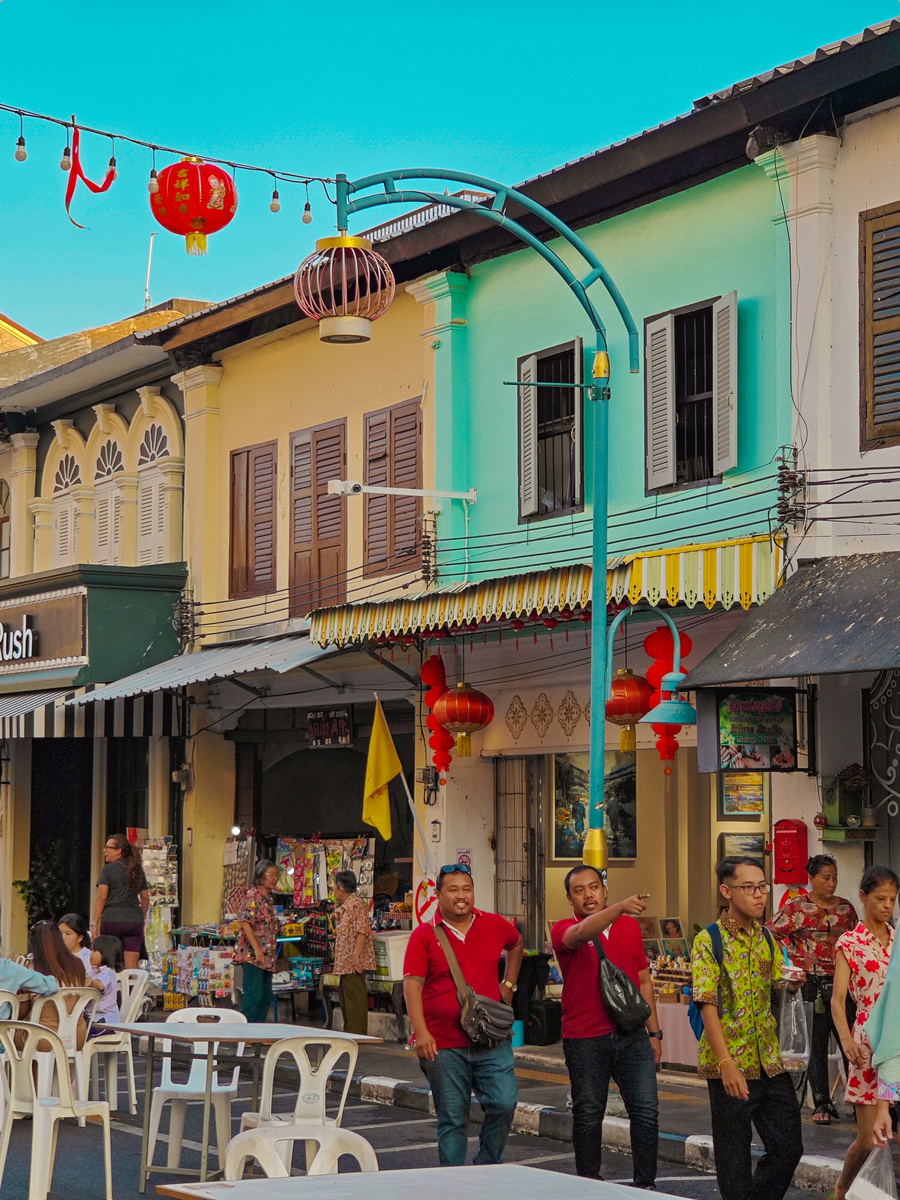 Уличная еда на рынке Sunday Walking Street