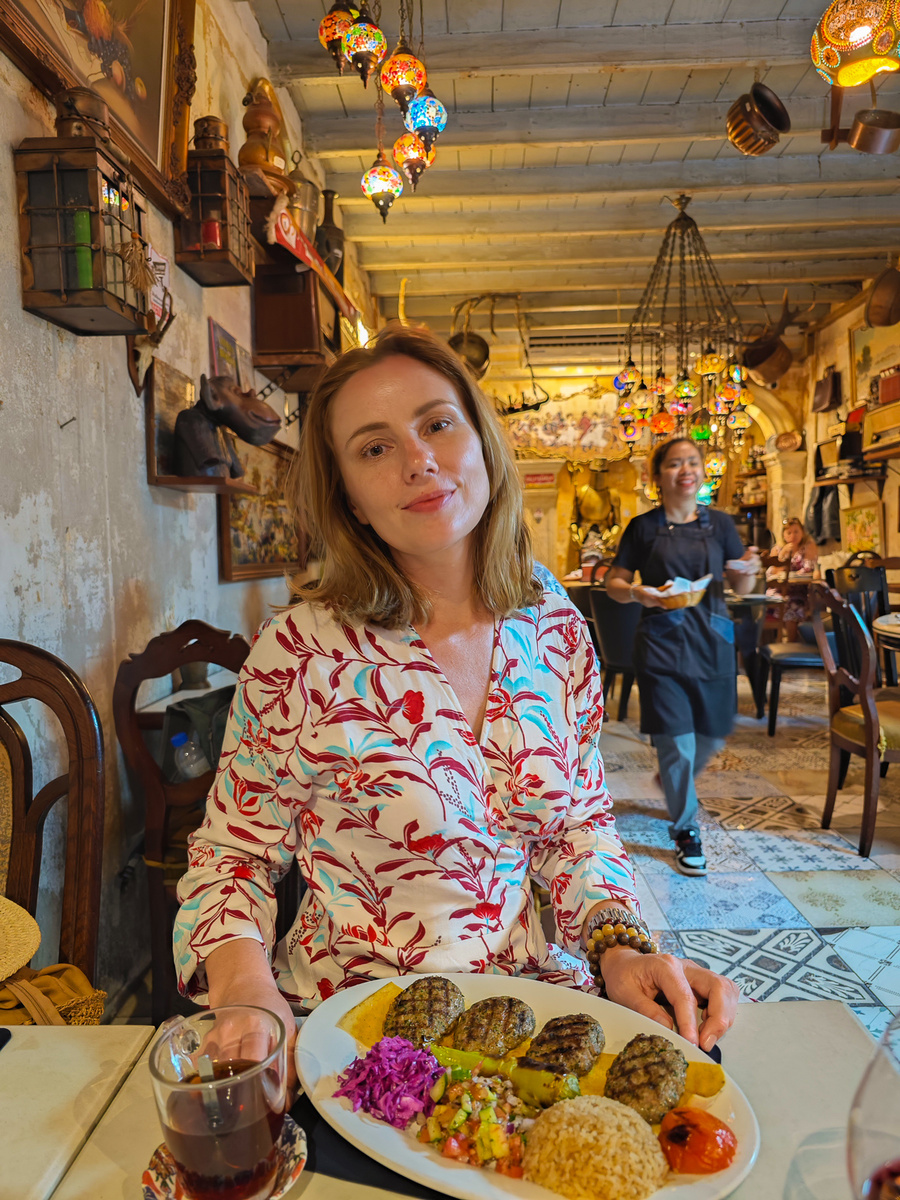 Турецкий чай и вино в ресторане Efe Old Town на Пхукете