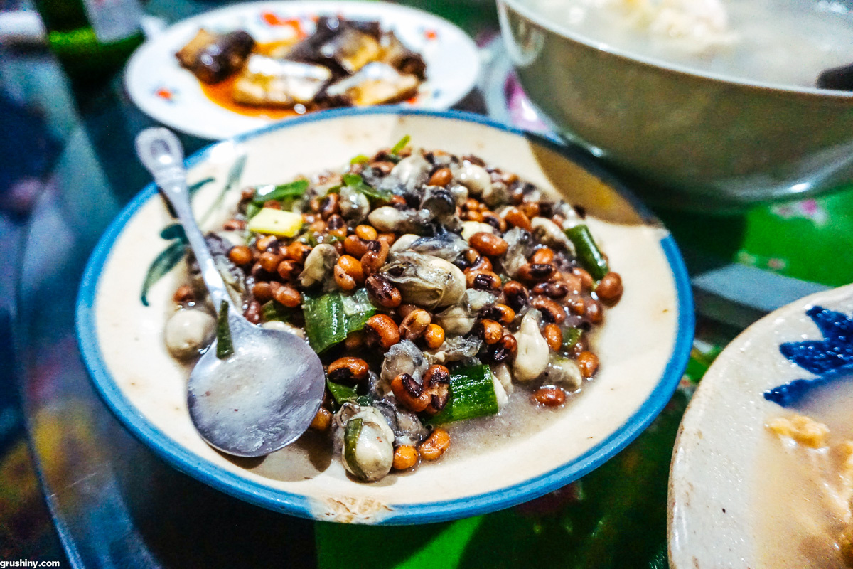Кафе Тайваня с местной кухней