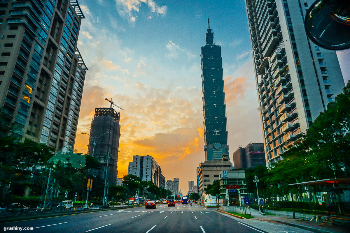 Вид на башню Taipei 101 днем